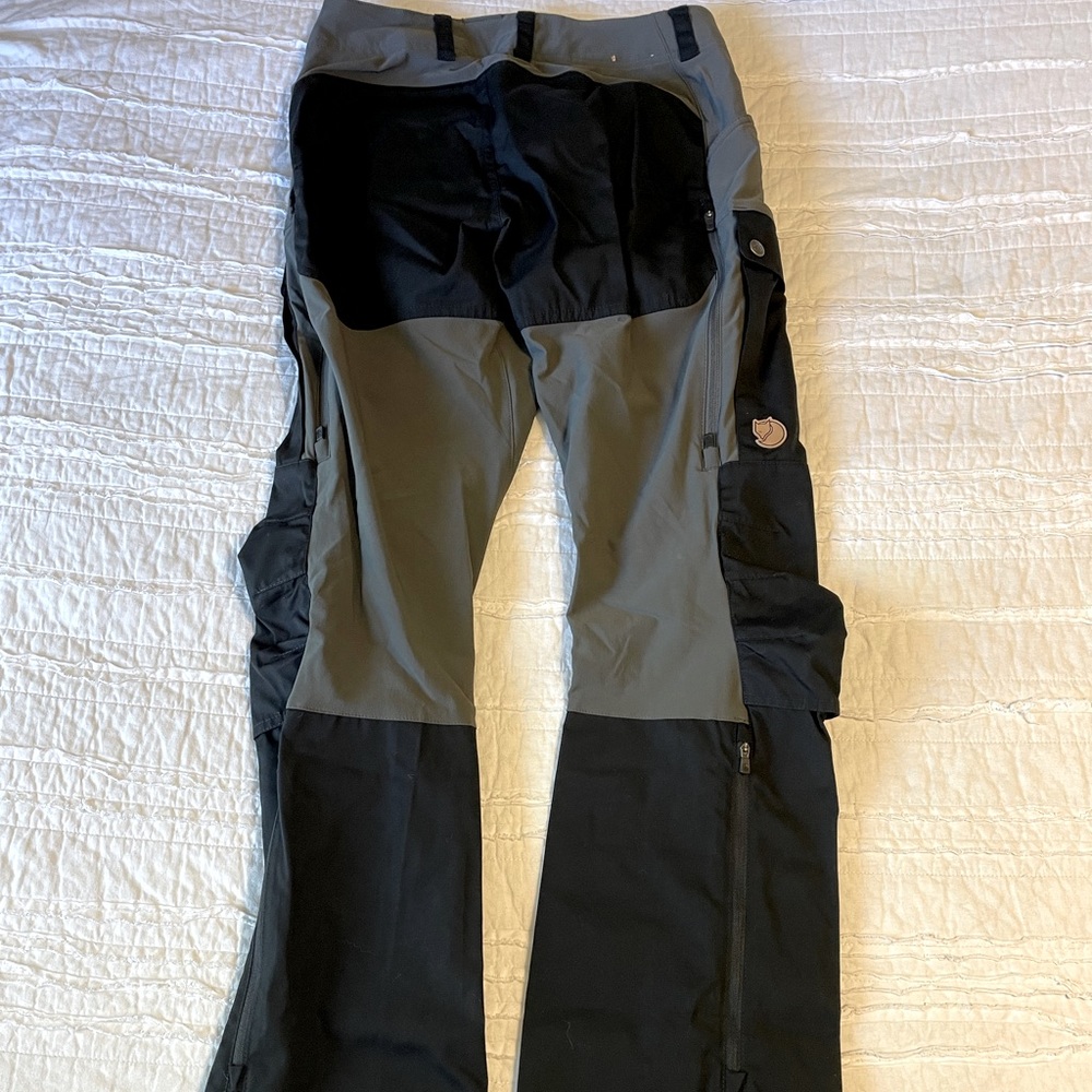 Women’s Fjallraven Keb Trousers W Reg 
Black-Stone Grey 
29" US